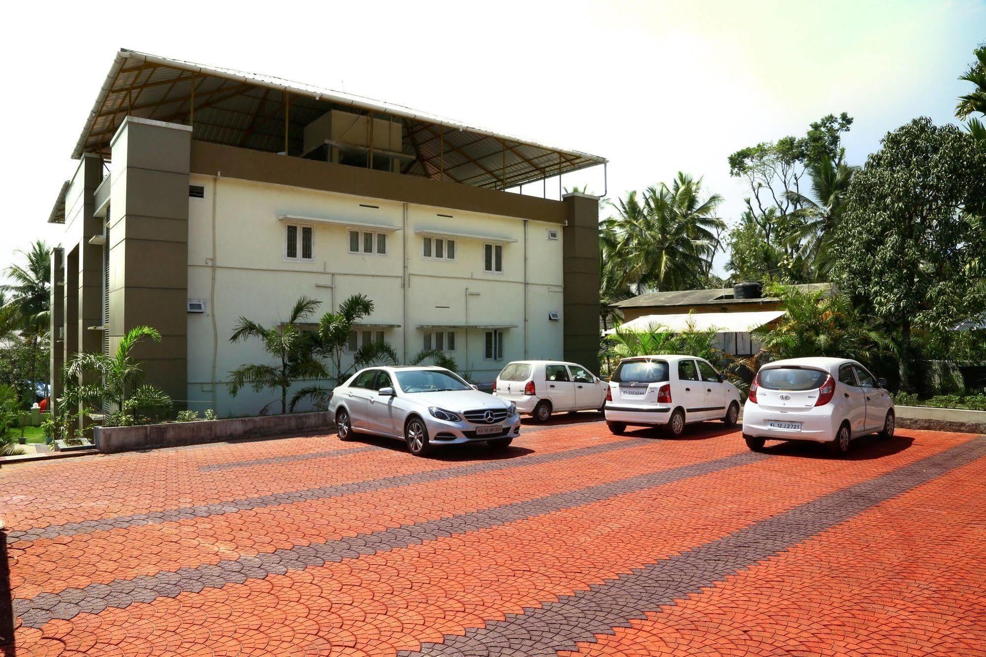 Wayanad Cliff Hotels Apartments Kalpatta Extérieur photo
